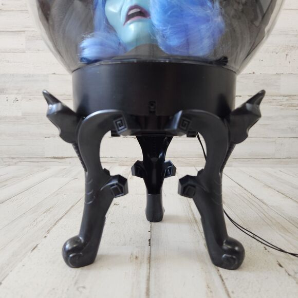 HAUNTED MANSION MADAME LEOTA ANIMATED CRYSTAL BALL SPEAKS GLOWS DISNEY GEMMY - Picture 5 of 11